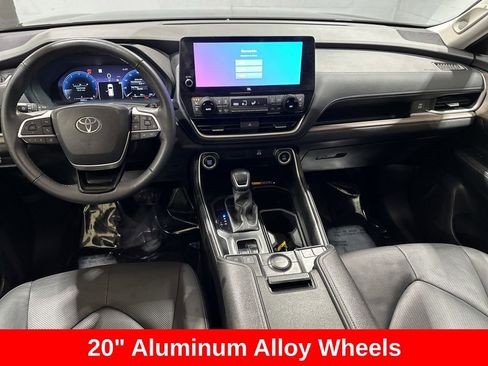 Certified 2024 Toyota Grand Highlander AWD image 9