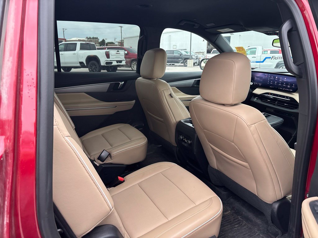 Used 2025 Buick Enclave Preferred w/ Power Package AWD/4WD image 12