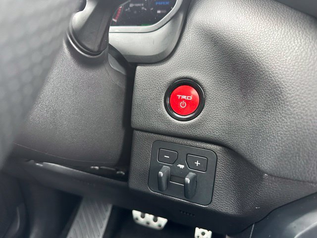 Used 2025 Toyota Tundra TRD Pro AWD/4WD image 32