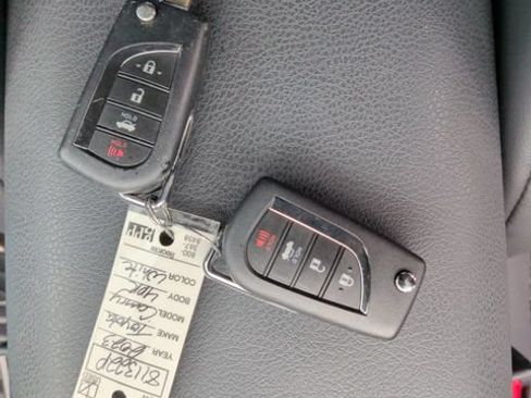 Used 2023 Toyota Camry SE FWD image 33