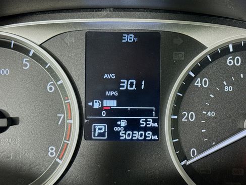 Used 2019 Nissan Kicks S image 15