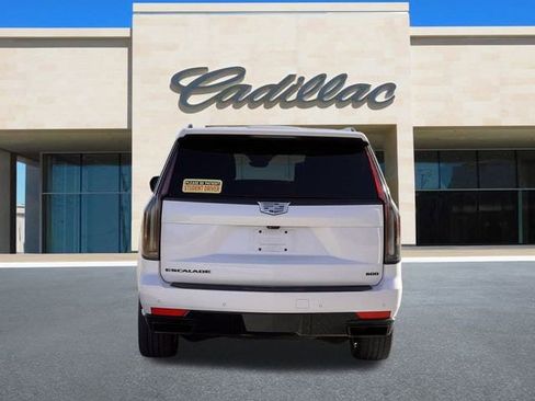 Used 2022 Cadillac Escalade ESV Sport Platinum image 4