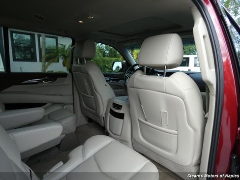 Used 2017 Cadillac Escalade ESV Luxury RWD image 58
