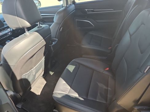 Used 2024 Kia Telluride S w/ S Sunroof Package image 18