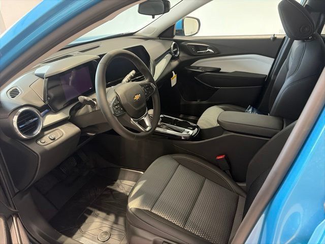 New 2026 Chevrolet Trax LT w/ Driver Confidence Package FWD image 8