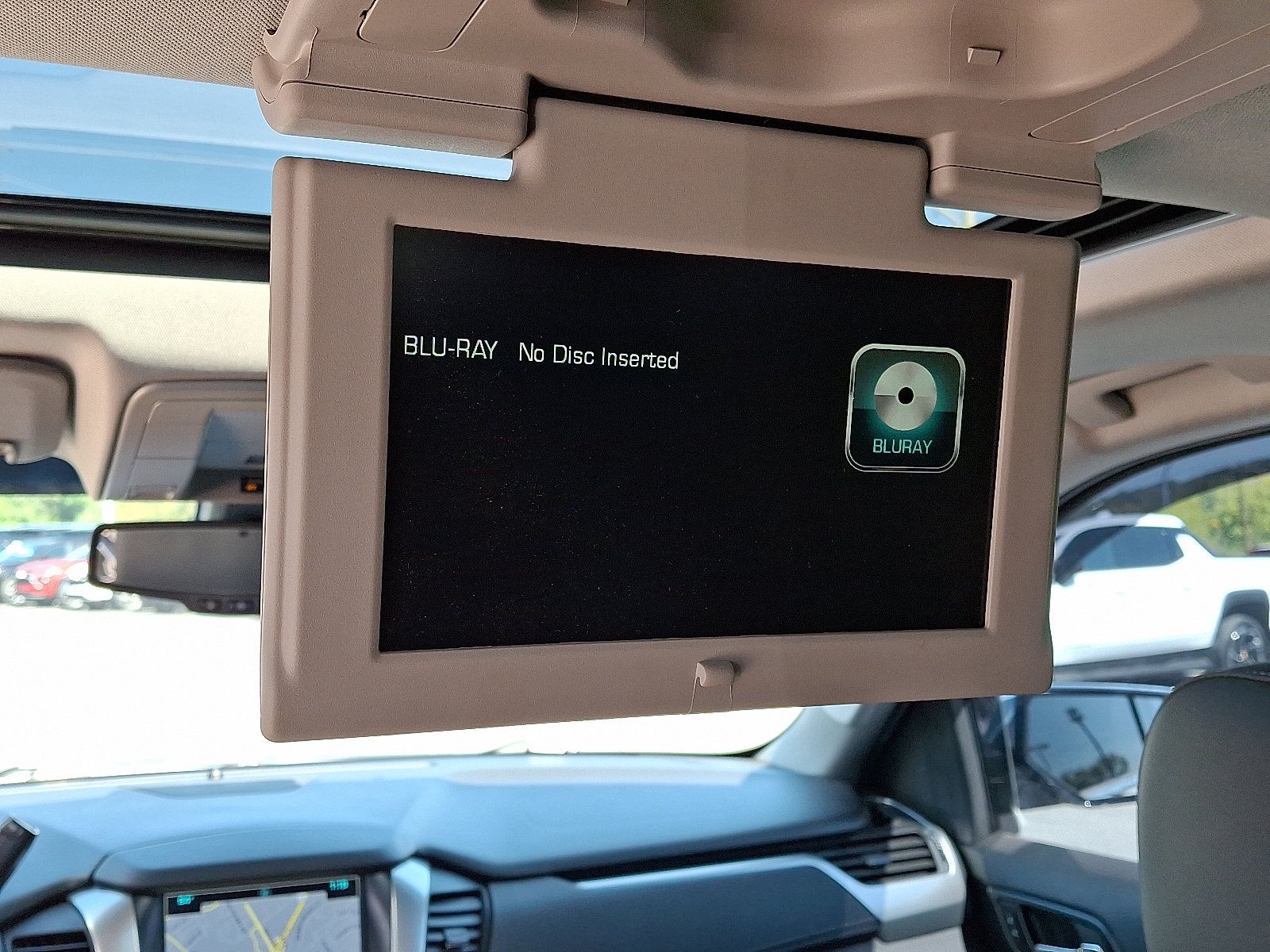 Used 2019 Chevrolet Tahoe Premier AWD/4WD image 13