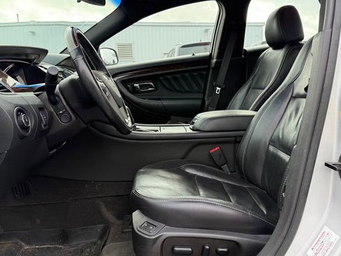 Used 2016 Ford Taurus Limited image 12