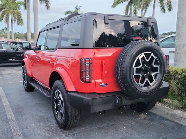 Used 2023 Ford Bronco Outer Banks AWD/4WD image 3