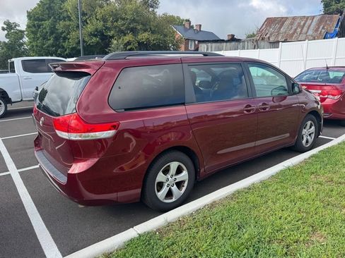 Used 2014 Toyota Sienna LE FWD image 13
