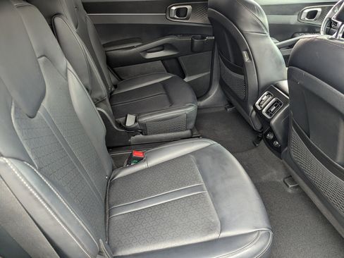 Certified 2023 Kia Sorento EX FWD image 11