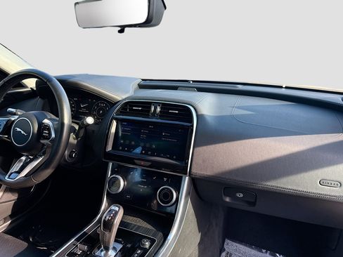 Used 2020 Jaguar XE S image 32