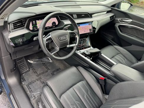 Used 2021 Audi e-tron Prestige w/ Prestige Package image 22