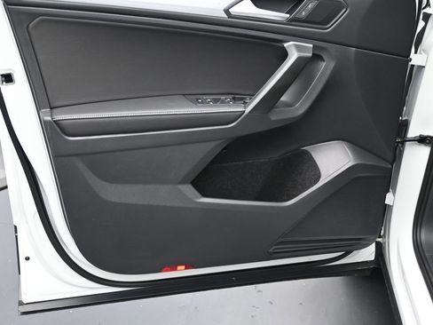 Used 2024 Volkswagen Tiguan S image 20