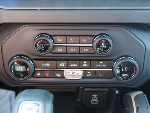 New 2026 Ford Bronco Badlands w/ Wildtrak Package AWD/4WD image 30