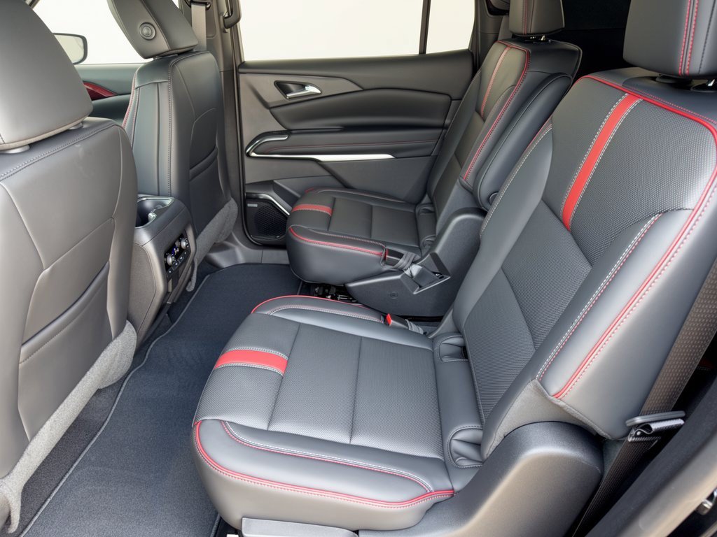 New 2027 Chevrolet Traverse RS FWD image 25