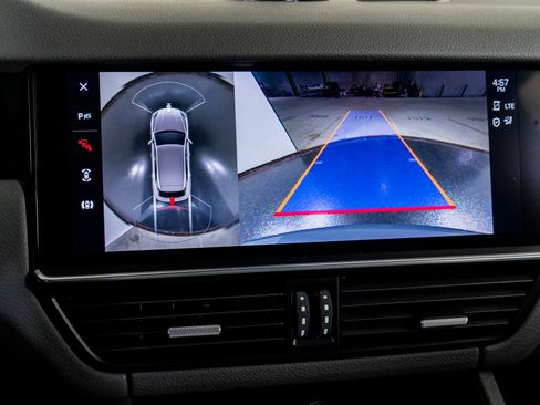 Used 2022 Porsche Cayenne S image 47