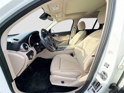 Used 2022 Mercedes-Benz GLC 300 4MATIC image 28