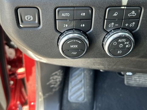 New 2026 GMC Sierra 2500 SLT AWD/4WD image 18