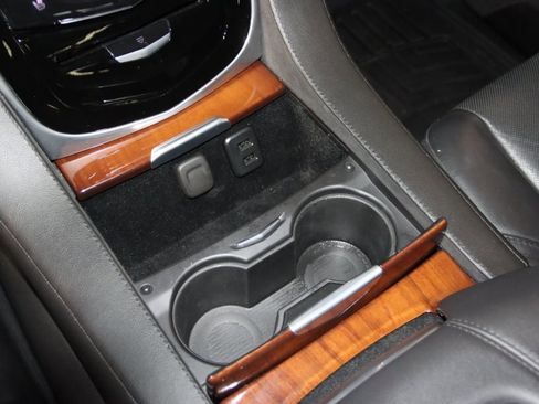 Used 2020 Cadillac Escalade ESV Premium Luxury image 44