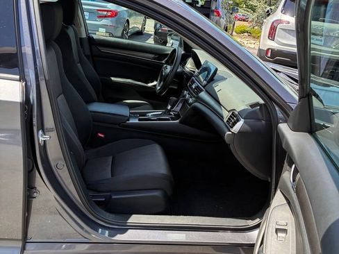 Used 2018 Honda Accord LX image 19
