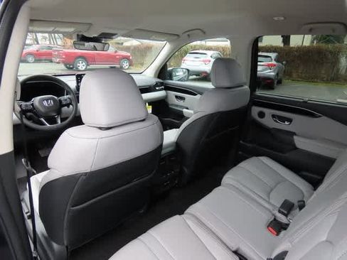 New 2025 Honda Pilot EX-L image 15