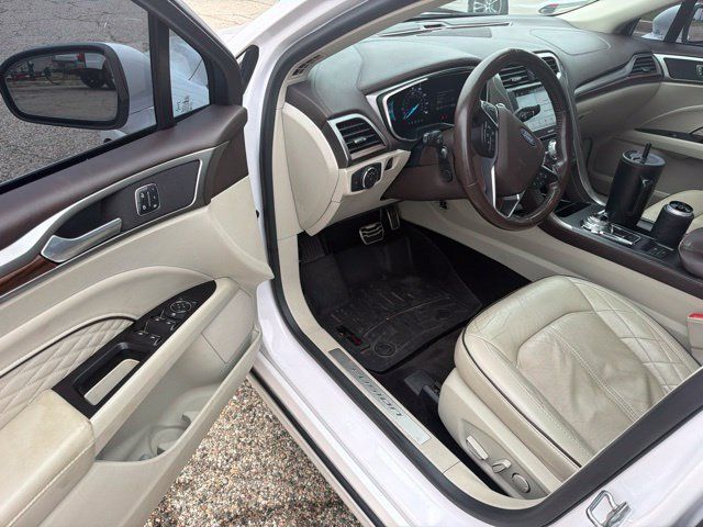 Used 2018 Ford Fusion Platinum FWD image 7