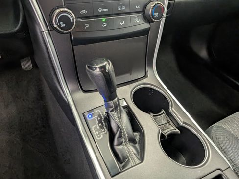 Used 2015 Toyota Camry LE image 20