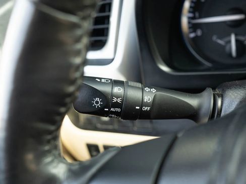 Used 2014 Toyota Highlander Limited image 41