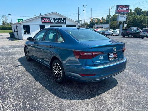 Used 2021 Volkswagen Jetta SE FWD image 2
