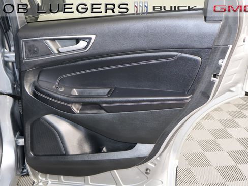 Used 2022 Ford Edge Titanium image 17