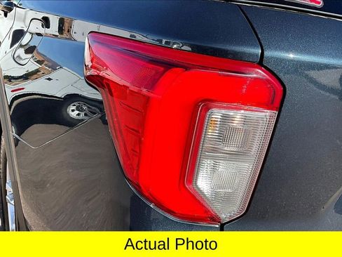 Used 2022 Ford Explorer XLT w/ Equipment Group 202A image 33