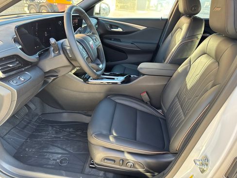 New 2026 Buick Envista Avenir image 25