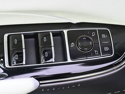 New 2025 Cadillac Lyriq Luxury image 23