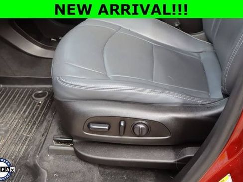 Used 2019 Buick Enclave Essence FWD image 16