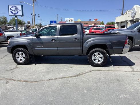 Used 2014 Toyota Tacoma 4x4 Double Cab w/ SR5 Package image 18