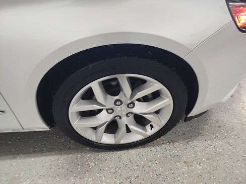Used 2017 Chevrolet Impala Premier w/ Enhanced Convenience Package image 19