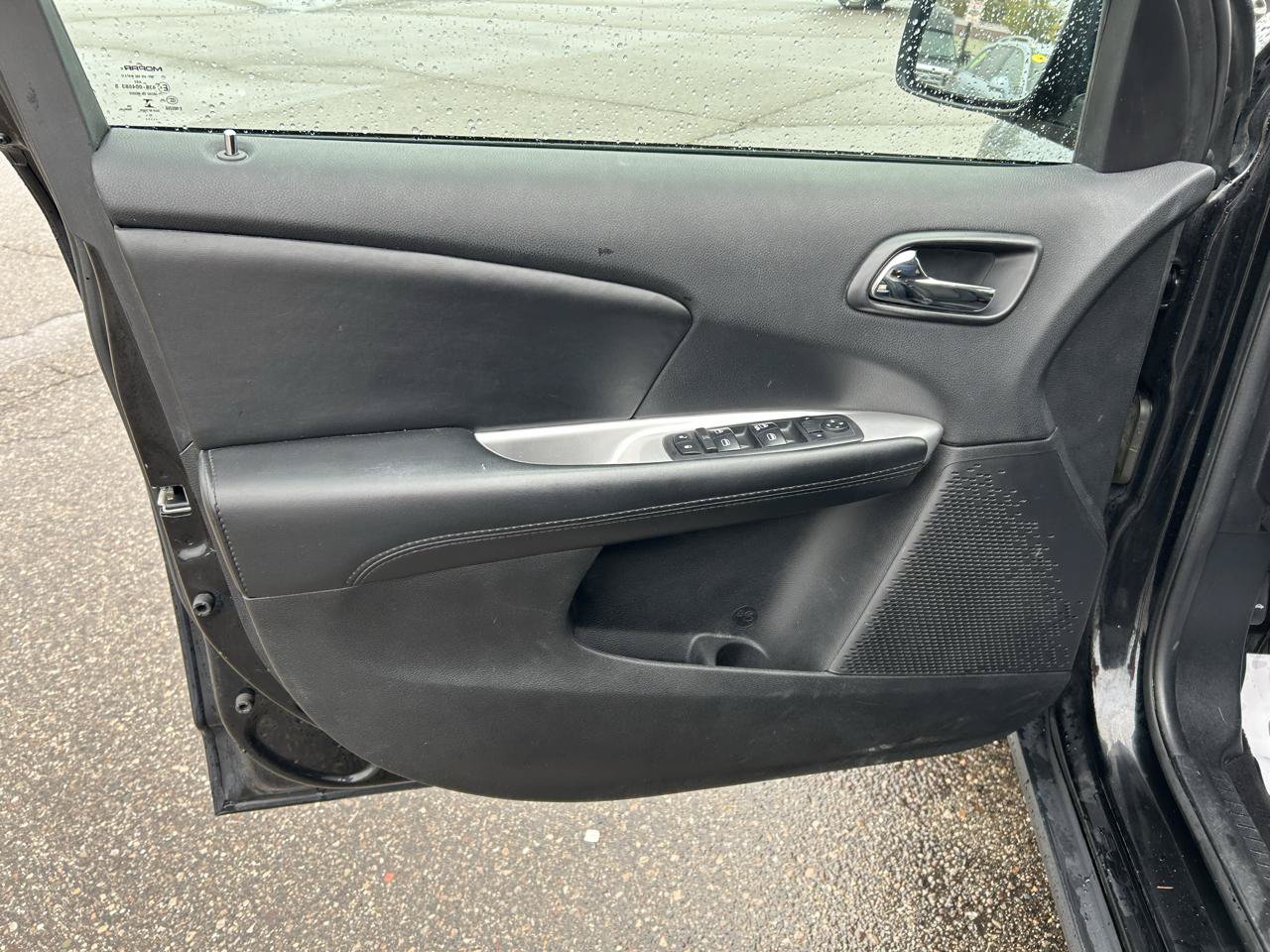 Used 2018 Dodge Journey SE w/ Connectivity Group FWD image 15