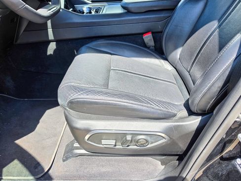 Used 2024 Jeep Wagoneer Series II w/ Flexible Seating Group AWD/4WD image 16
