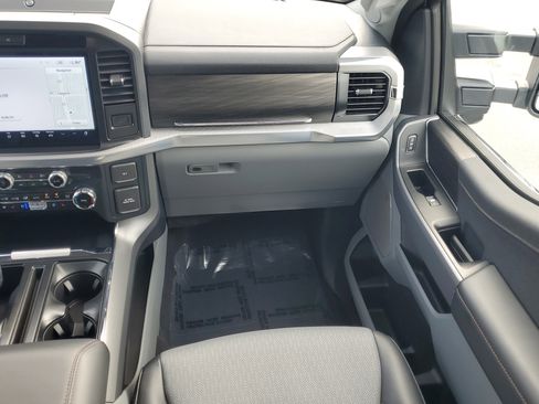 Used 2025 Ford F150 Lariat w/ Equipment Group 501A Mid image 15