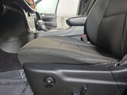 Used 2019 Jeep Grand Cherokee Laredo AWD/4WD image 26