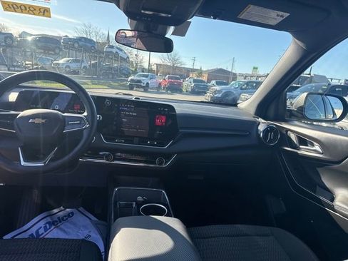 Used 2025 Chevrolet Equinox LT image 34