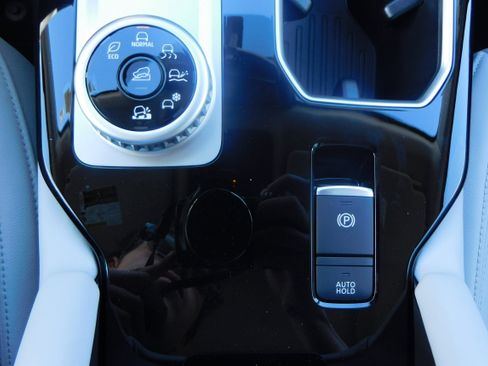 New 2025 Mitsubishi Outlander AWD image 23