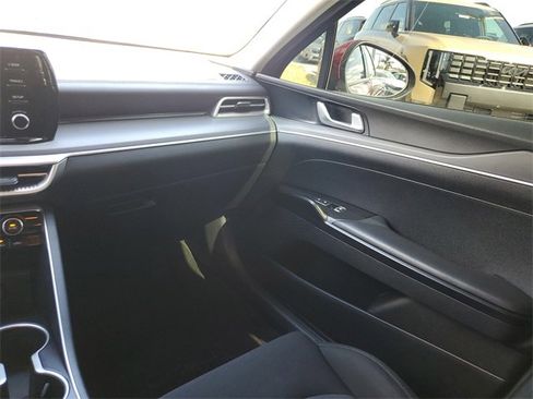 Certified 2022 Kia K5 LXS image 9