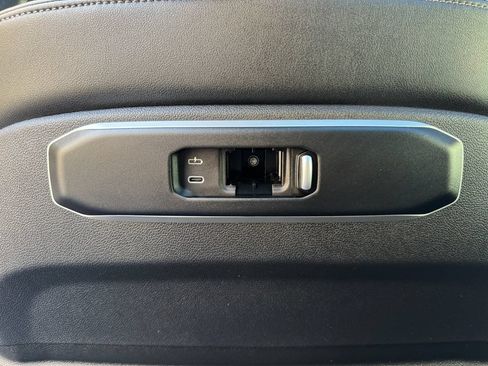 Used 2024 BMW X5 M60i AWD/4WD image 33