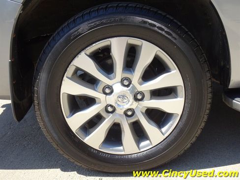 Used 2011 Toyota Sequoia Limited AWD/4WD image 38