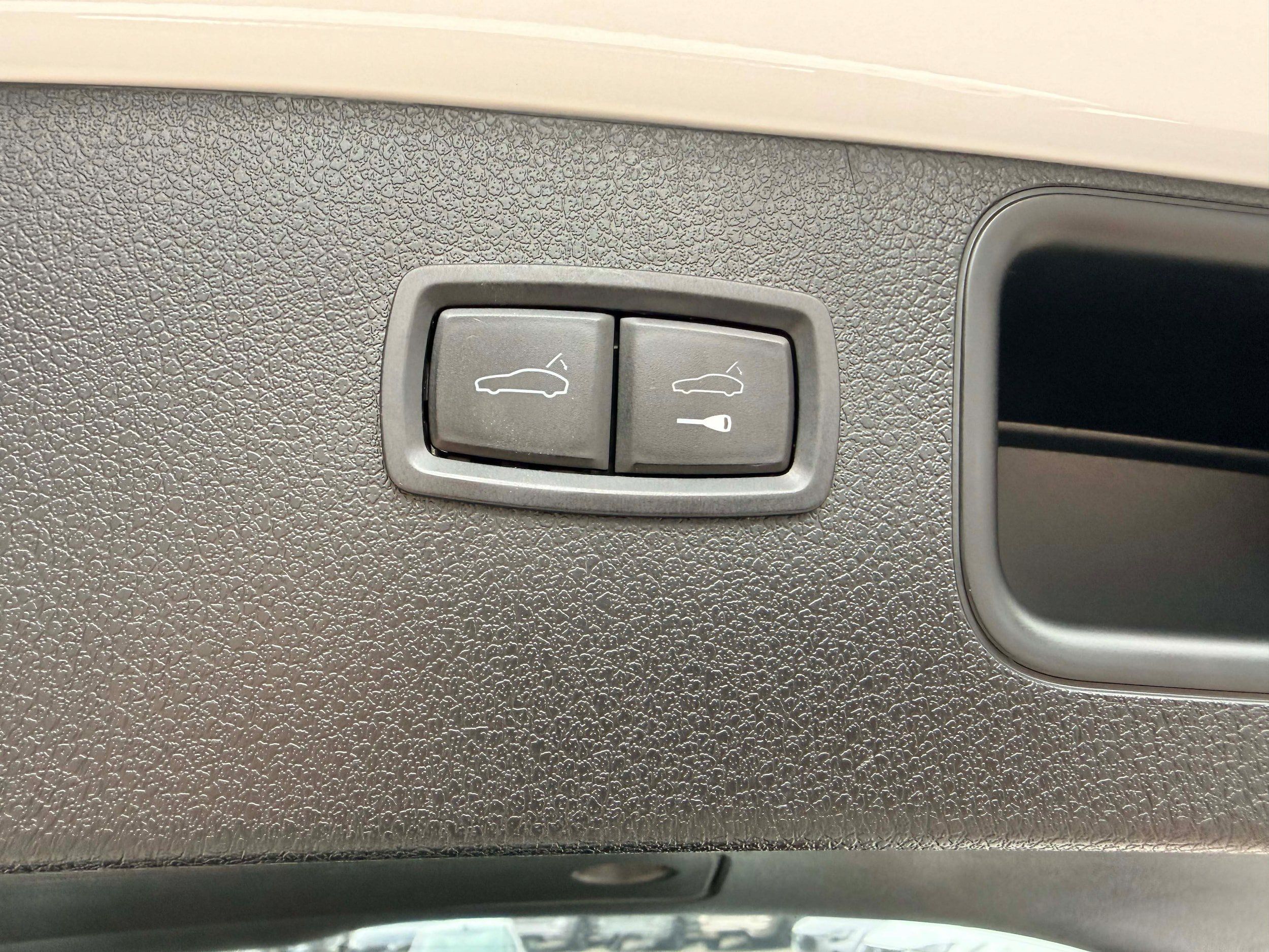 Used 2023 Porsche Macan AWD/4WD image 26