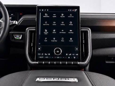 Used 2026 GMC Yukon Denali w/ Sun & Power Step Package AWD/4WD image 26
