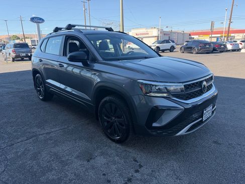Used 2022 Volkswagen Taos S AWD/4WD image 2