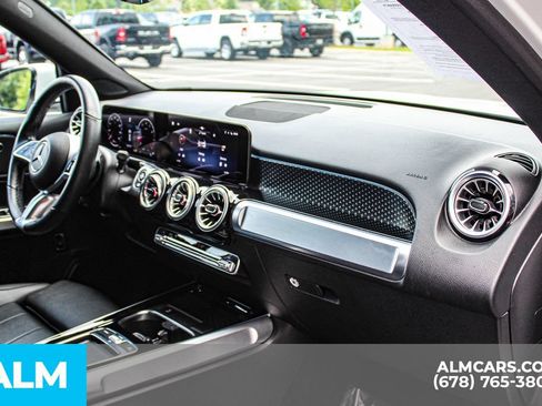 Used 2025 Mercedes-Benz GLB 250 image 24