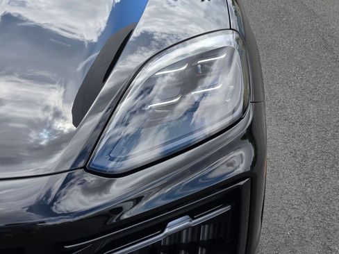 Certified 2026 Porsche Cayenne GTS AWD/4WD image 12